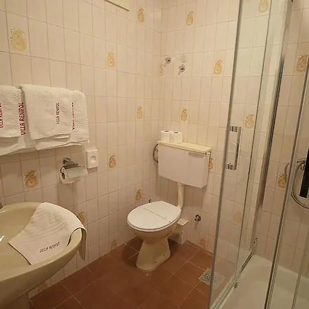 Renipol Adults Only Vila *