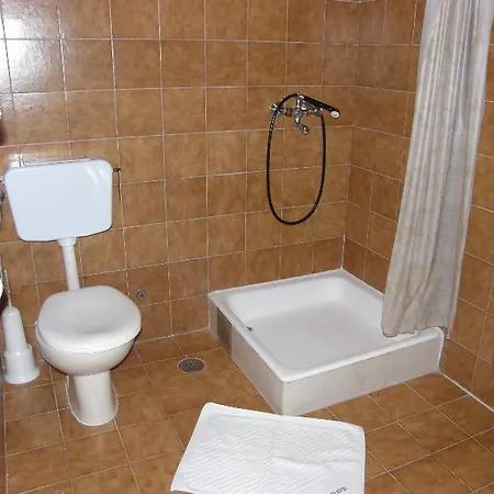 Renipol Adults Only Vila Sutivan